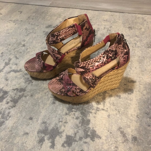 Snakeskin Wedges - Picture 2 of 4